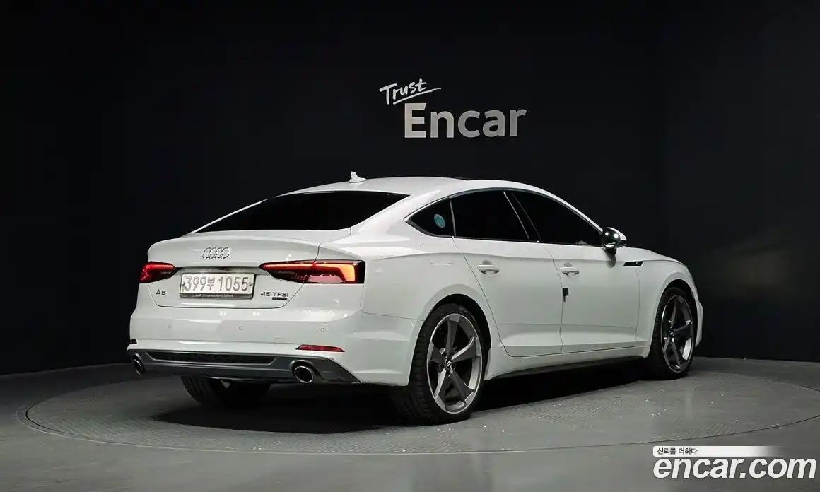 Audi A5 2019 2.0 автомат (гидро), фото 2