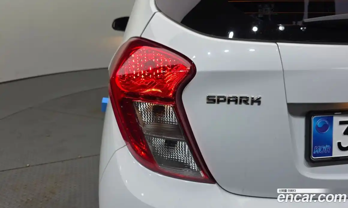 Chevrolet Spark 2015 1.0 автомат (гидро), фото 9