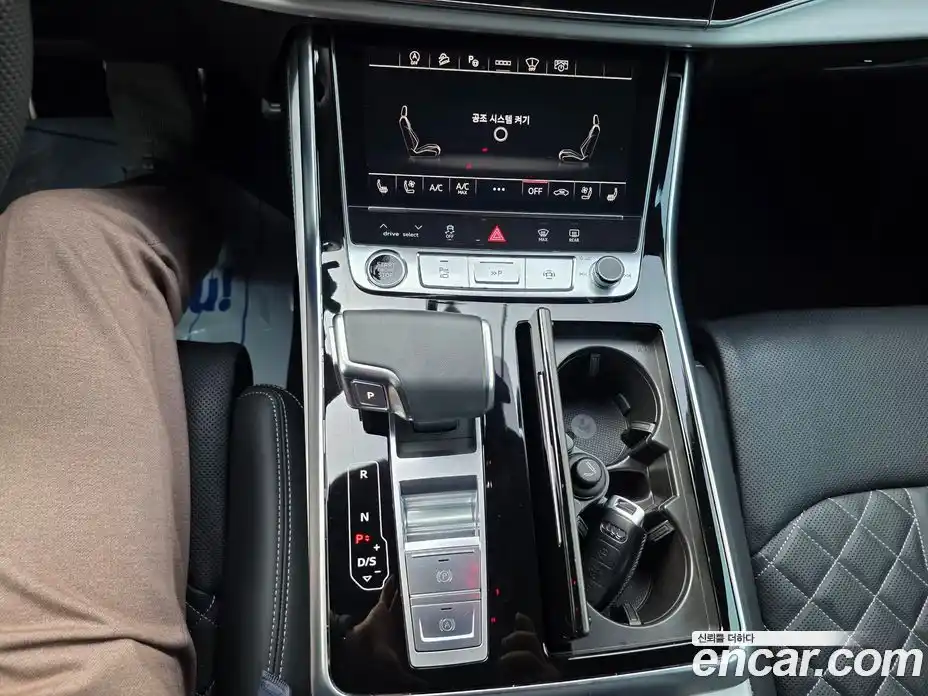 Audi Q8 2023 3.0 автомат (гидро), фото 15