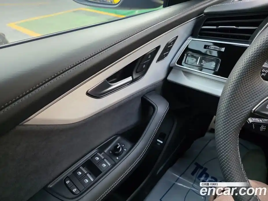 Audi Q8 2023 3.0 автомат (гидро), фото 16