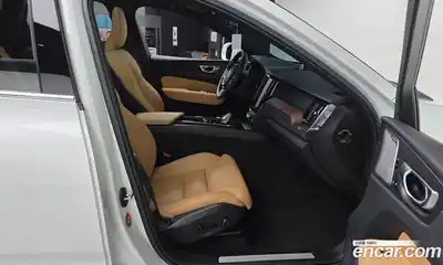 Volvo XC60 2023 2.0 автомат (гидро), миниатюра 11