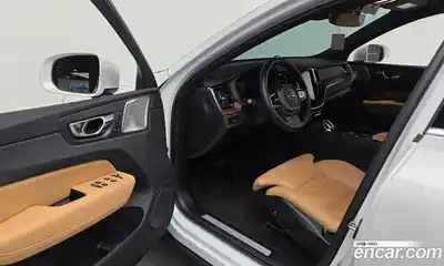 Volvo XC60 2023 2.0 автомат (гидро), миниатюра 10