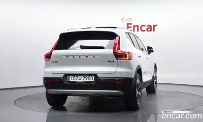 Volvo XC40 2024 2.0 автомат (гидро), миниатюра 3