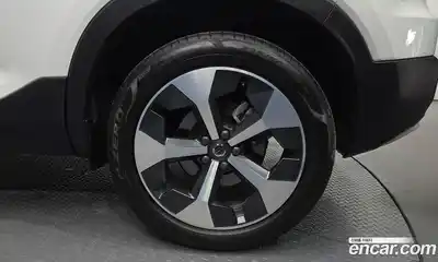 Volvo XC40 2024 2.0 автомат (гидро), миниатюра 6