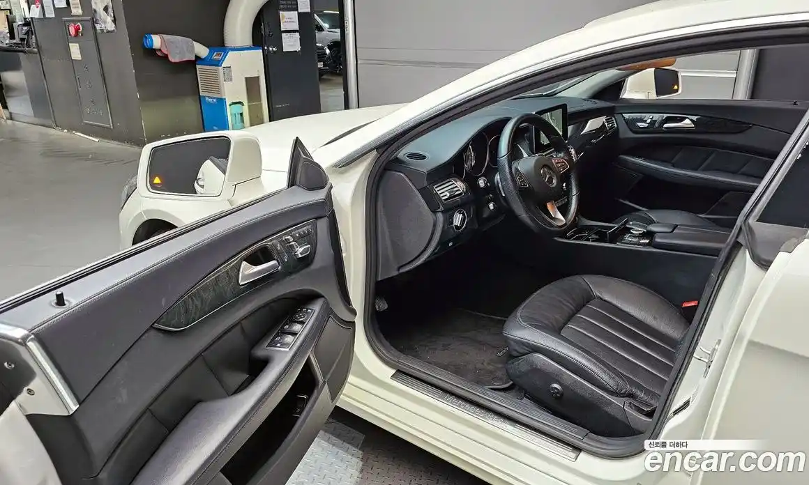 Mercedes-Benz CLS-Class 2016 2.1 гидро, фото 10 Mercedes-Benz CLS-Class 2016 2.1 гидро, фото 10