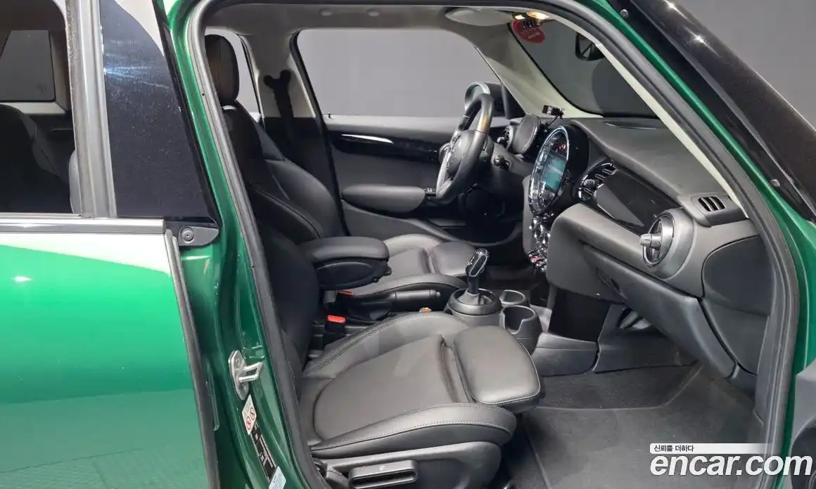 Mini Cooper 2021 1.5 автомат (гидро), фото 11