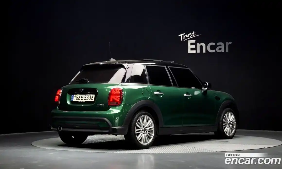 Mini Cooper 2021 1.5 автомат (гидро), фото 2