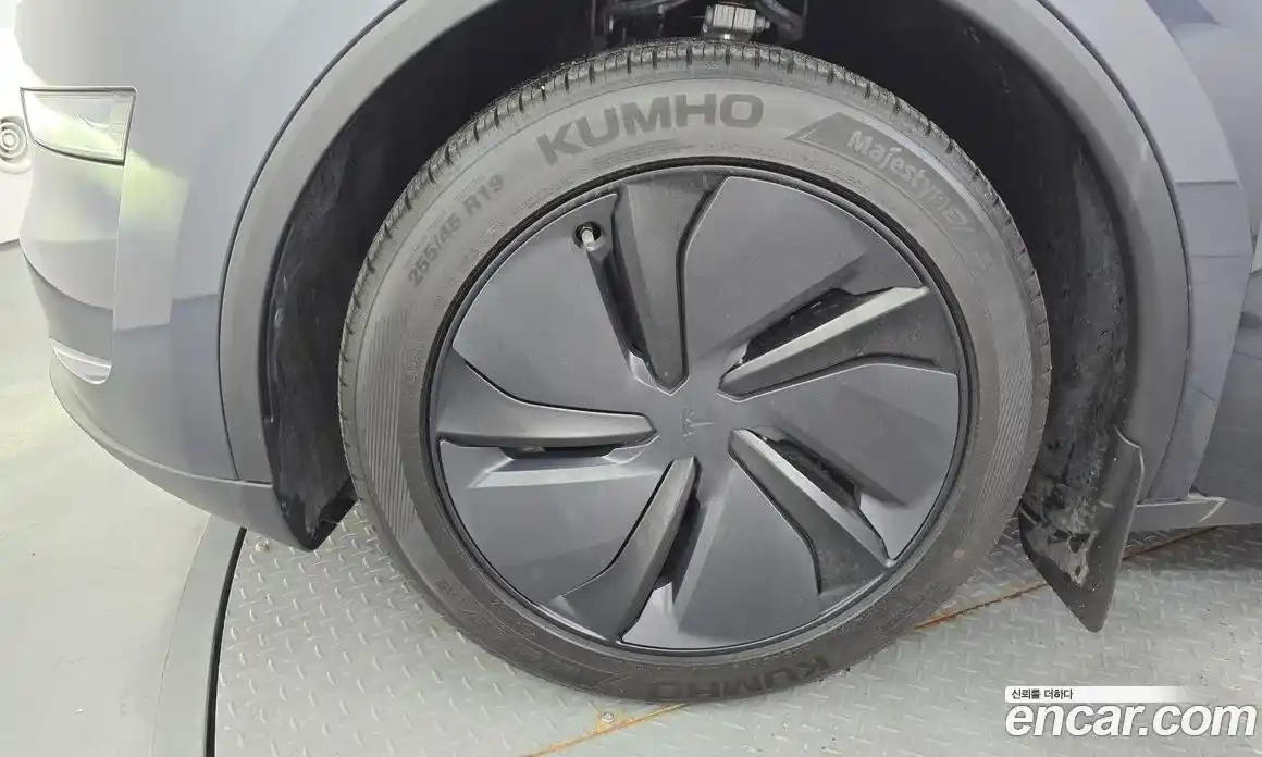 Tesla Model Y 2025 0.2 гидро, фото 5