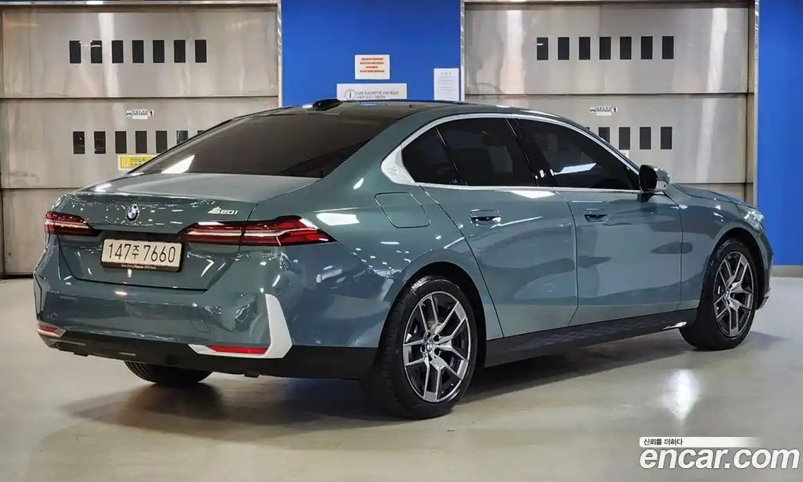 BMW 5 серия 2025 2.0 автомат (гидро), фото 2