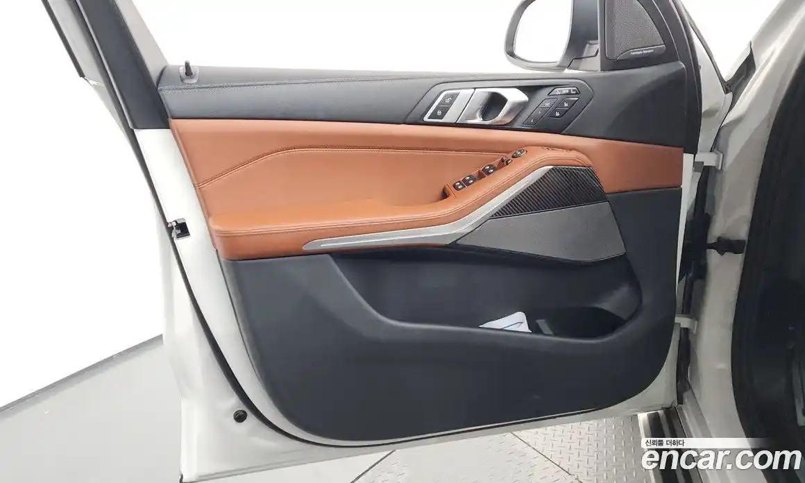 BMW X7 2025 3.0 автомат (гидро), фото 14