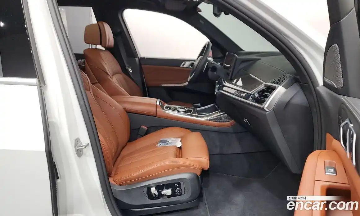 BMW X7 2025 3.0 автомат (гидро), фото 16