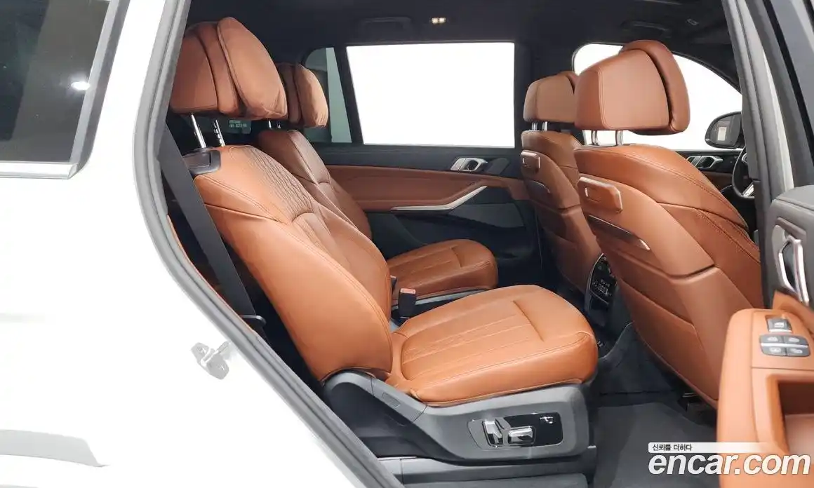 BMW X7 2025 3.0 автомат (гидро), фото 17