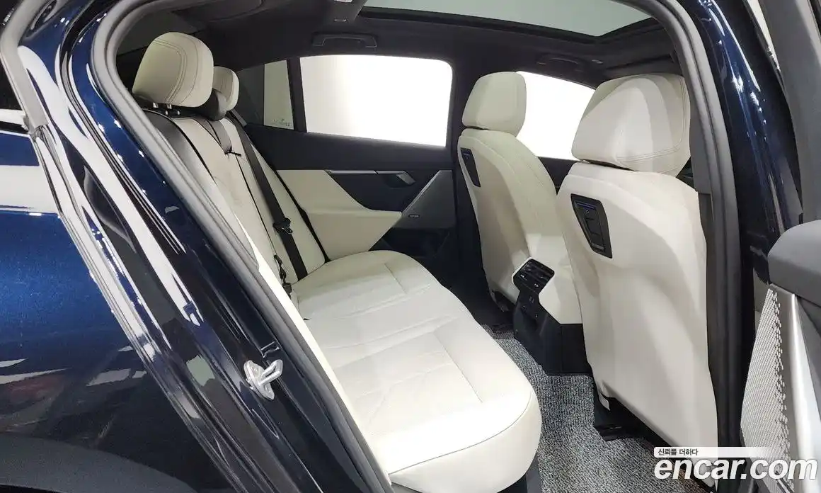 BMW 5 серия 2024 2.0 автомат (гидро), фото 17