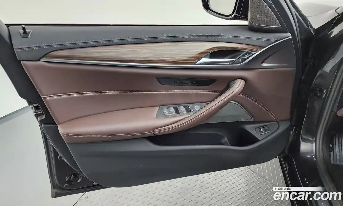 BMW 5 серия 2023 2.0 автомат (гидро), фото 14