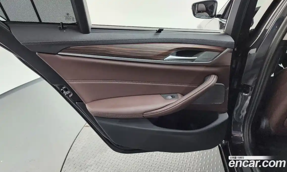 BMW 5 серия 2023 2.0 автомат (гидро), фото 15
