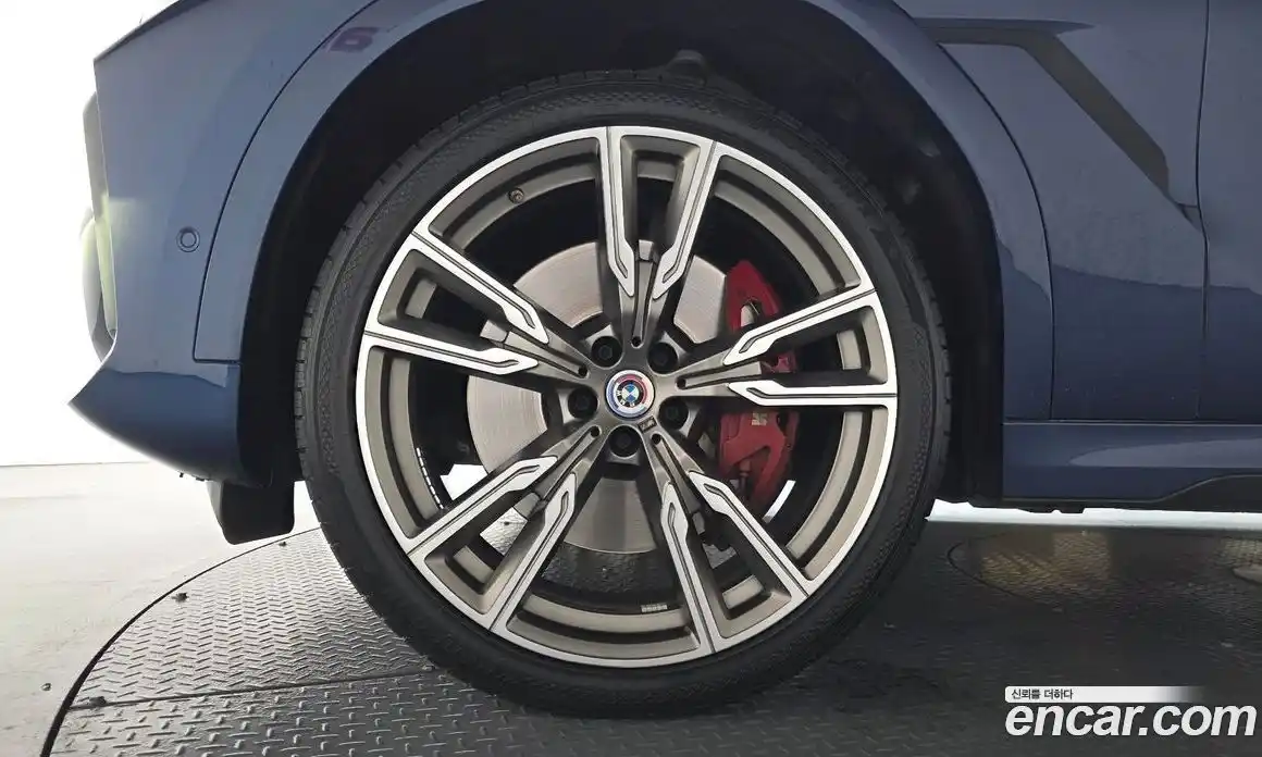 BMW X6 2023 4.4 автомат (гидро), фото 4