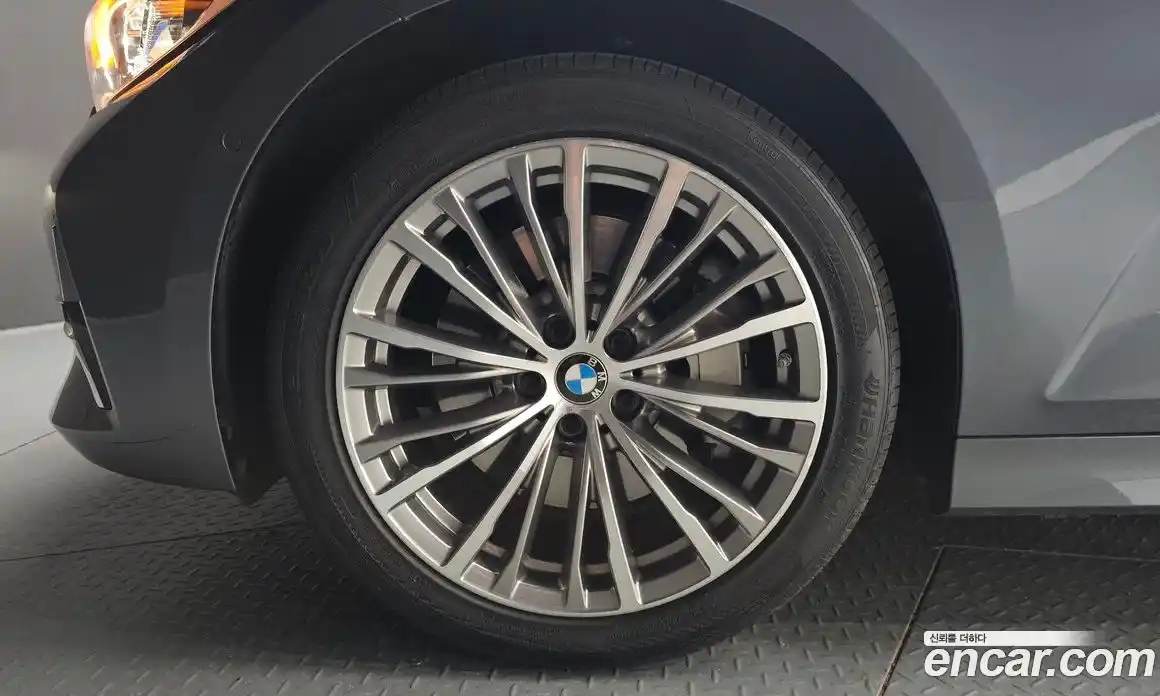 BMW 3 серия 2019 2.0 автомат (гидро), фото 4