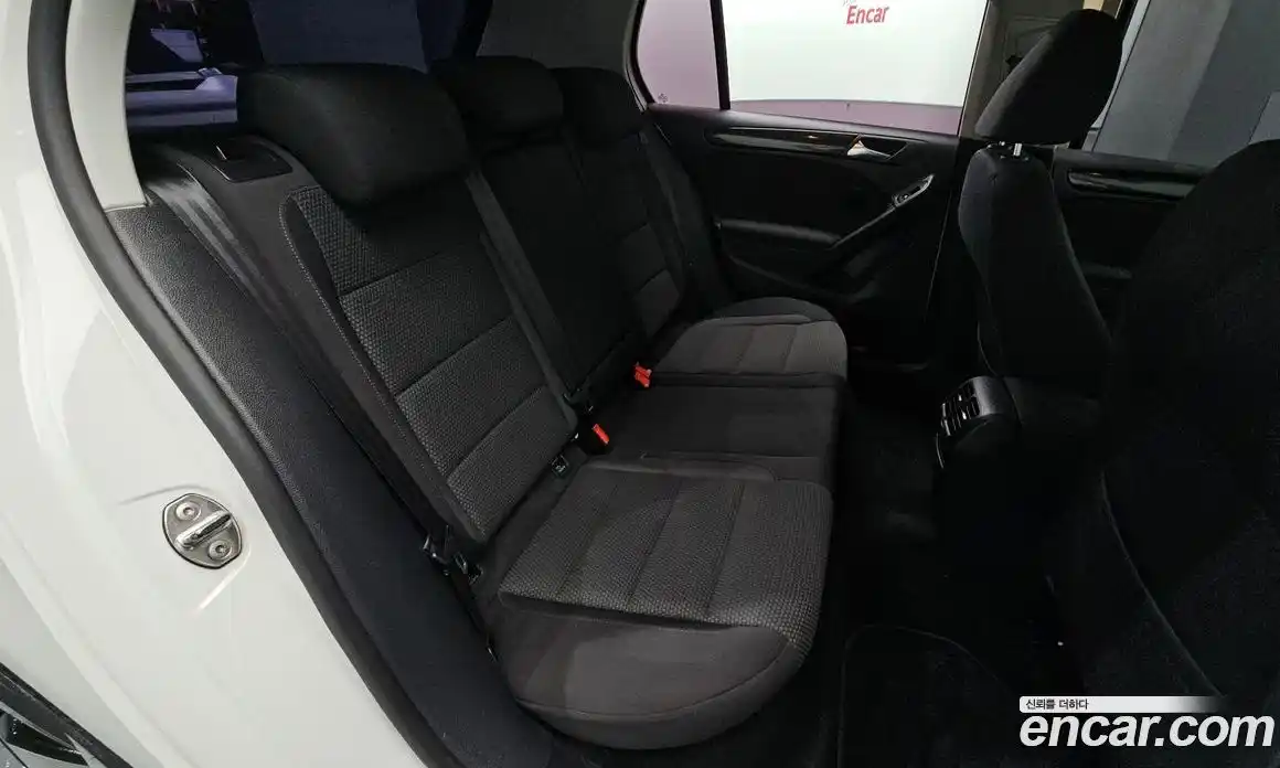 Volkswagen Golf 2012 1.6 автомат (гидро), фото 17