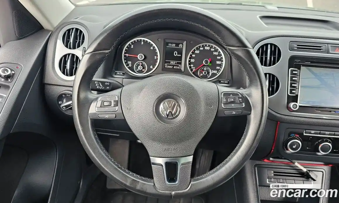 Volkswagen Tiguan 2015 2.0 автомат (гидро), фото 13