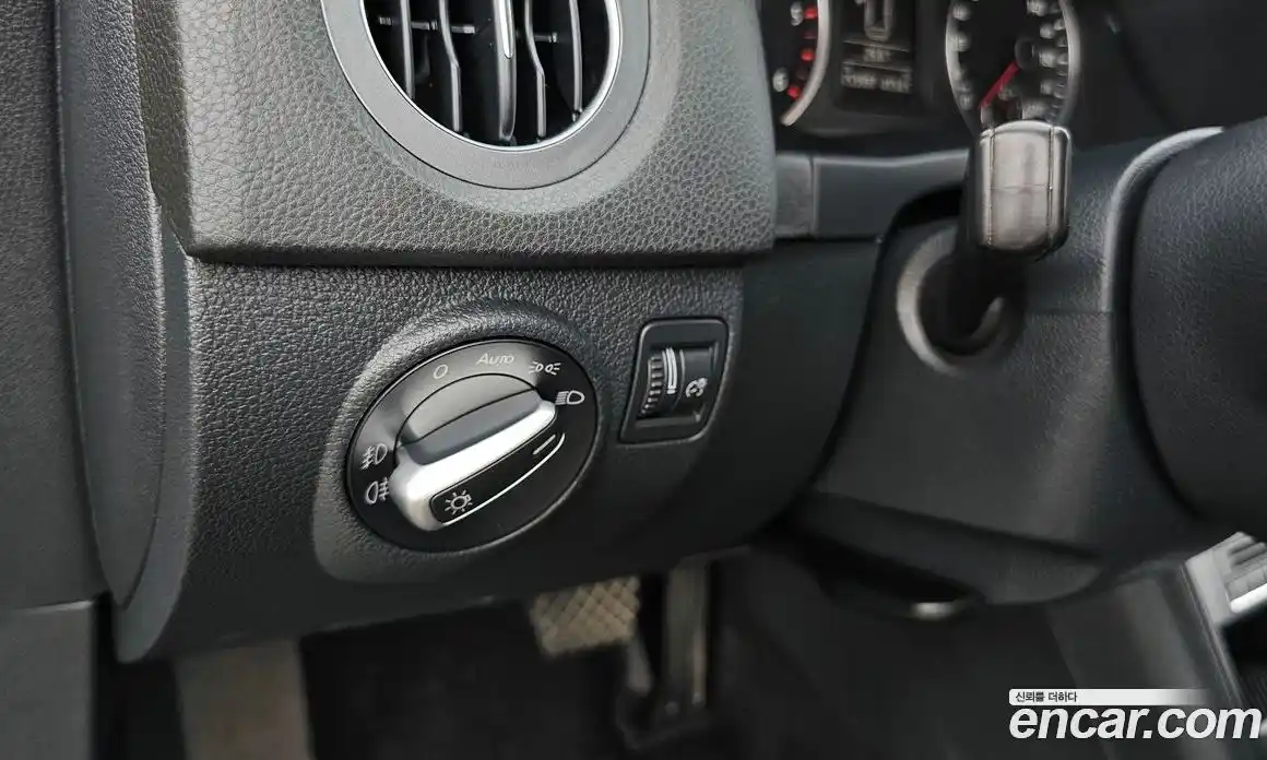 Volkswagen Tiguan 2015 2.0 автомат (гидро), фото 17