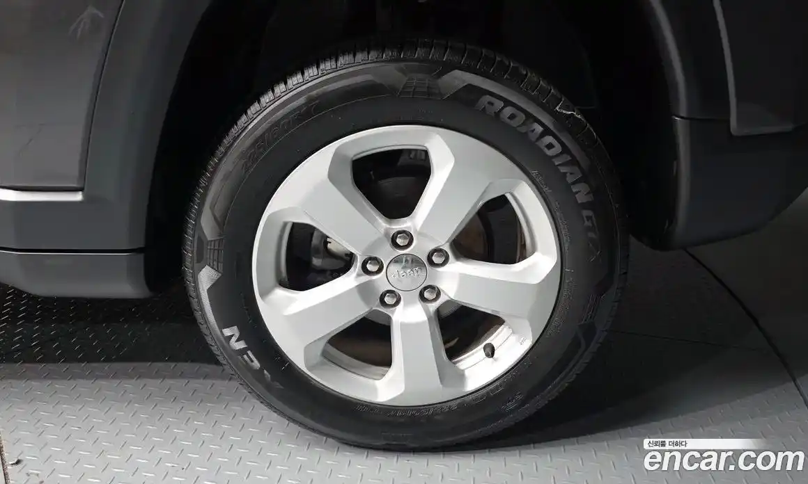 Jeep Compass 2019 2.4 автомат (гидро), фото 5
