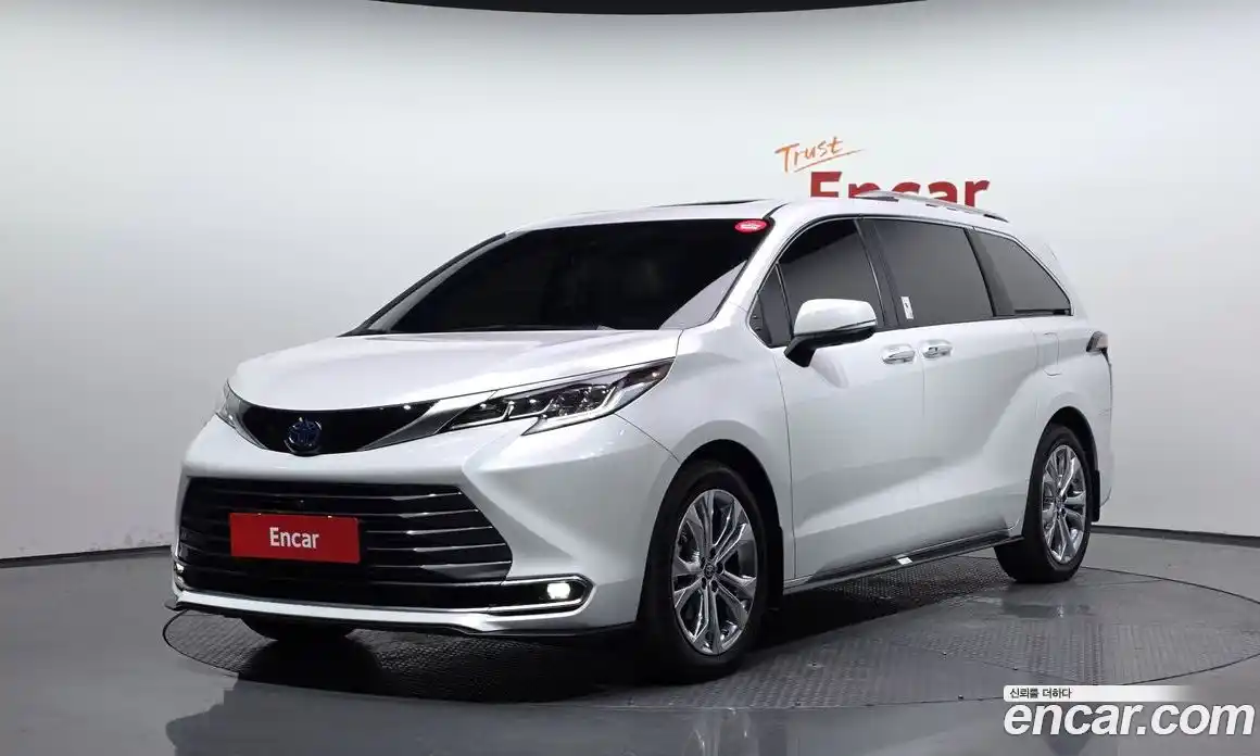Toyota Sienna 2022 2.5 гидро, фото 1