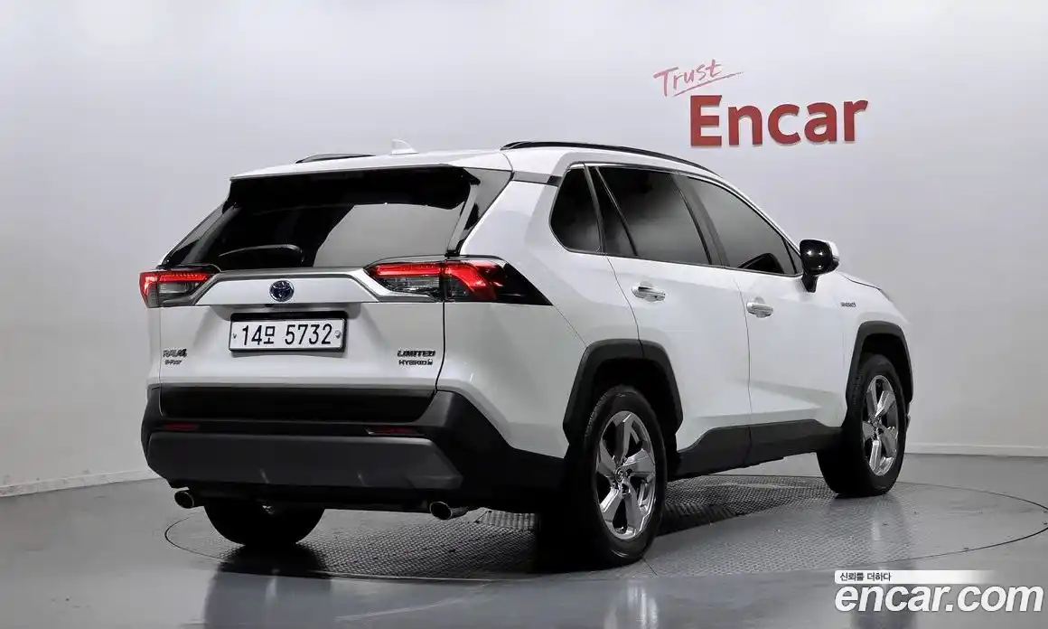 Toyota RAV4 2019 2.5 гидро, фото 2