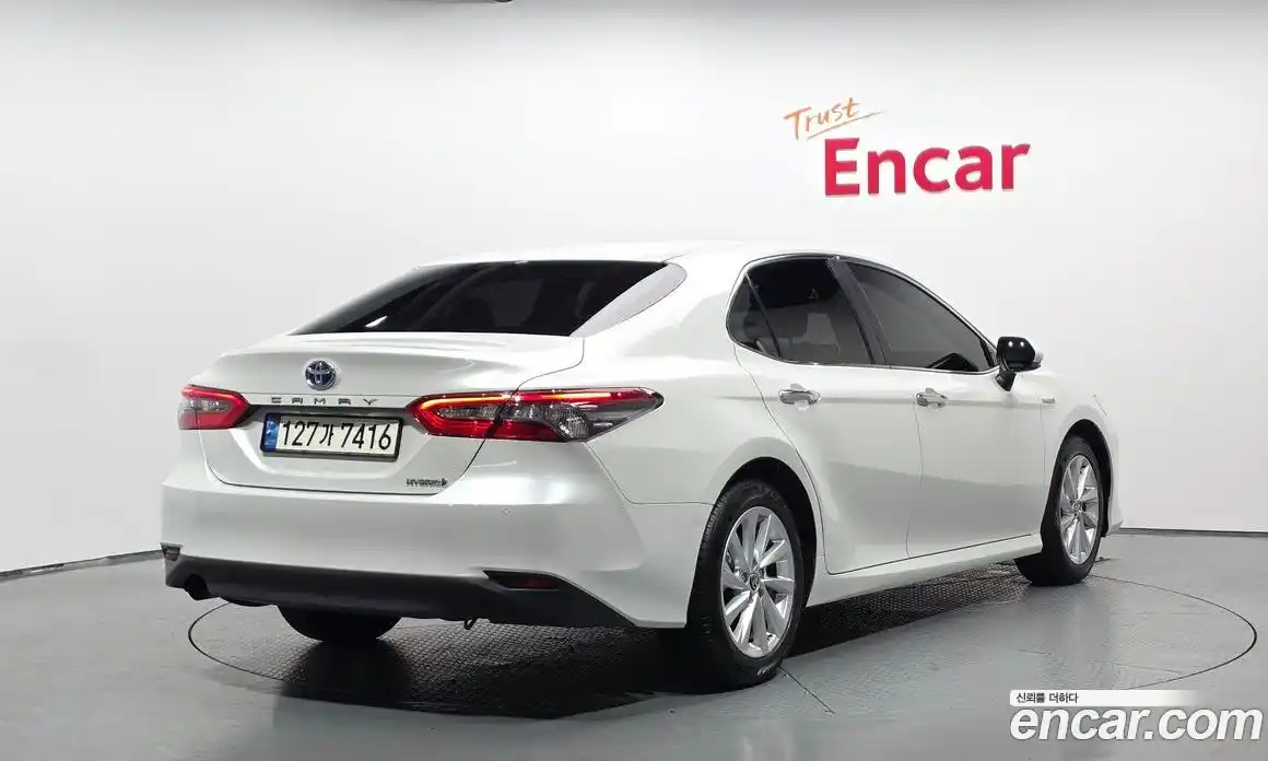 Toyota Camry 2021 2.5 гидро, фото 2
