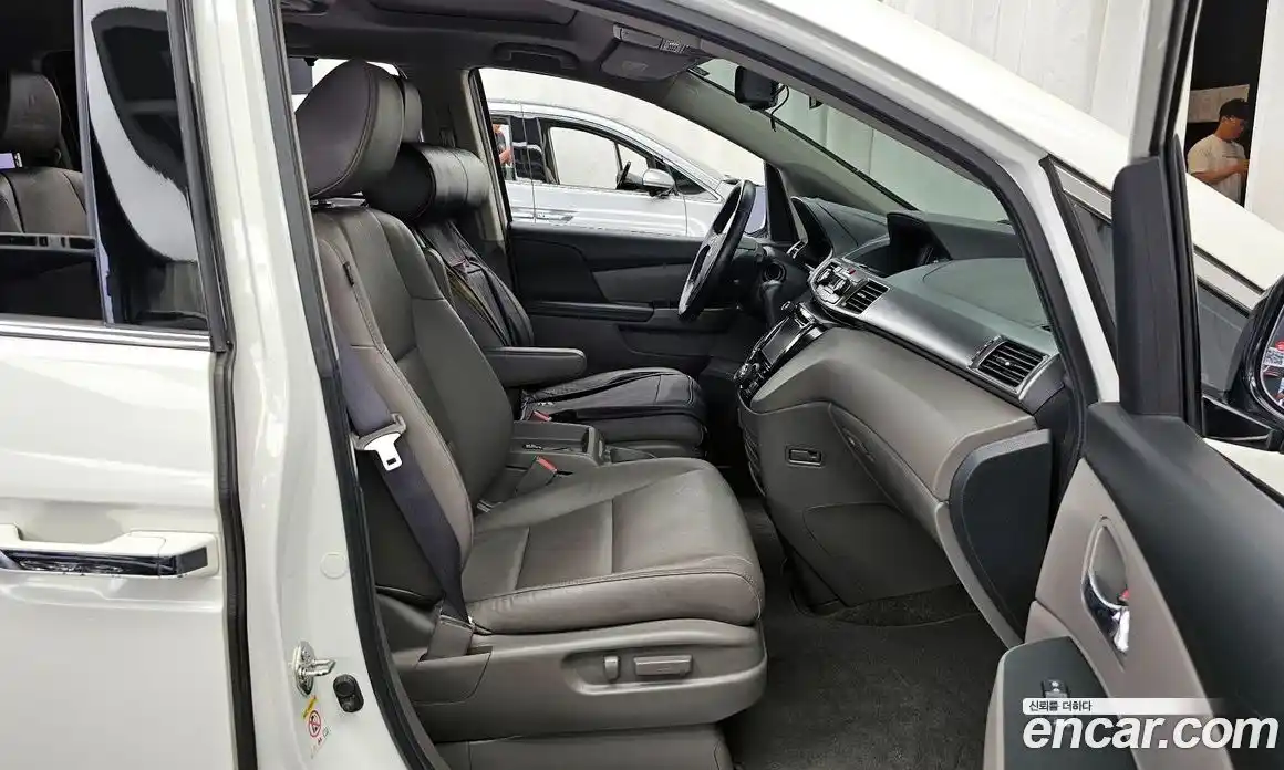 Honda Odyssey 2014 3.5 автомат (гидро), фото 11