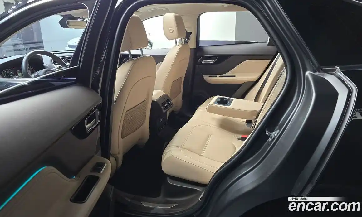 Jaguar F-Pace 2019 2.0 гидро, фото 16