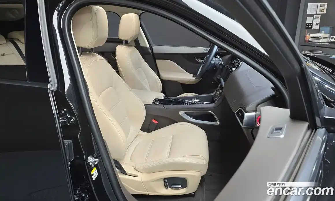 Jaguar F-Pace 2019 2.0 гидро, фото 17
