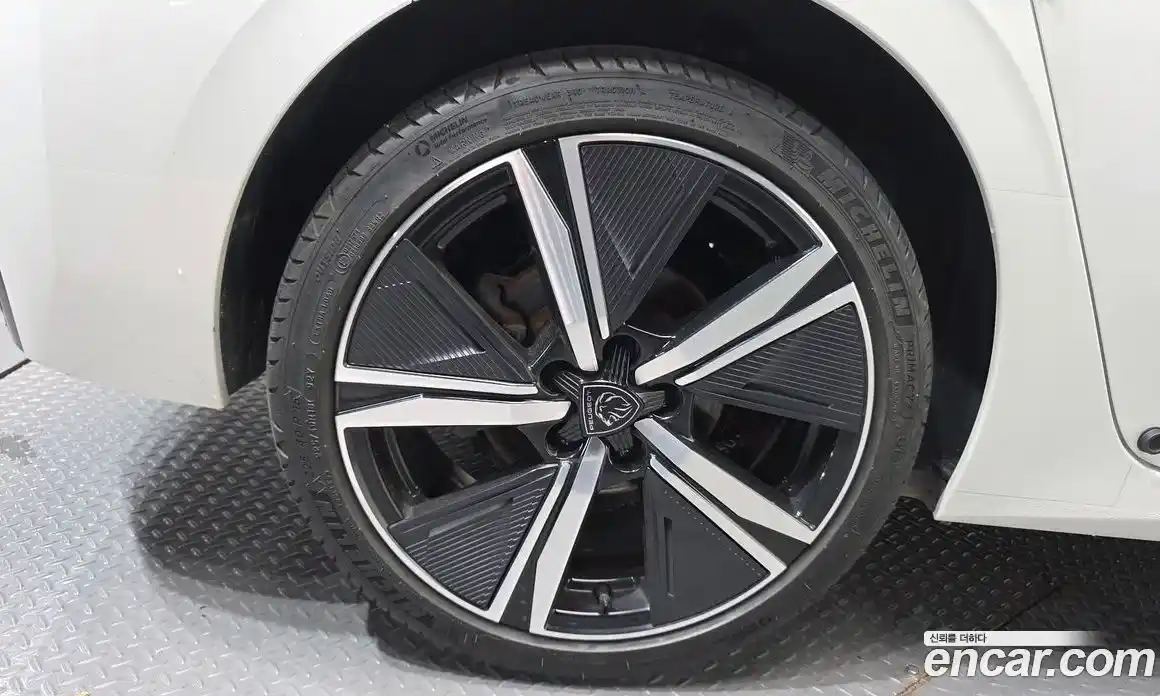 Peugeot 308 2023 1.5 автомат (гидро), фото 5