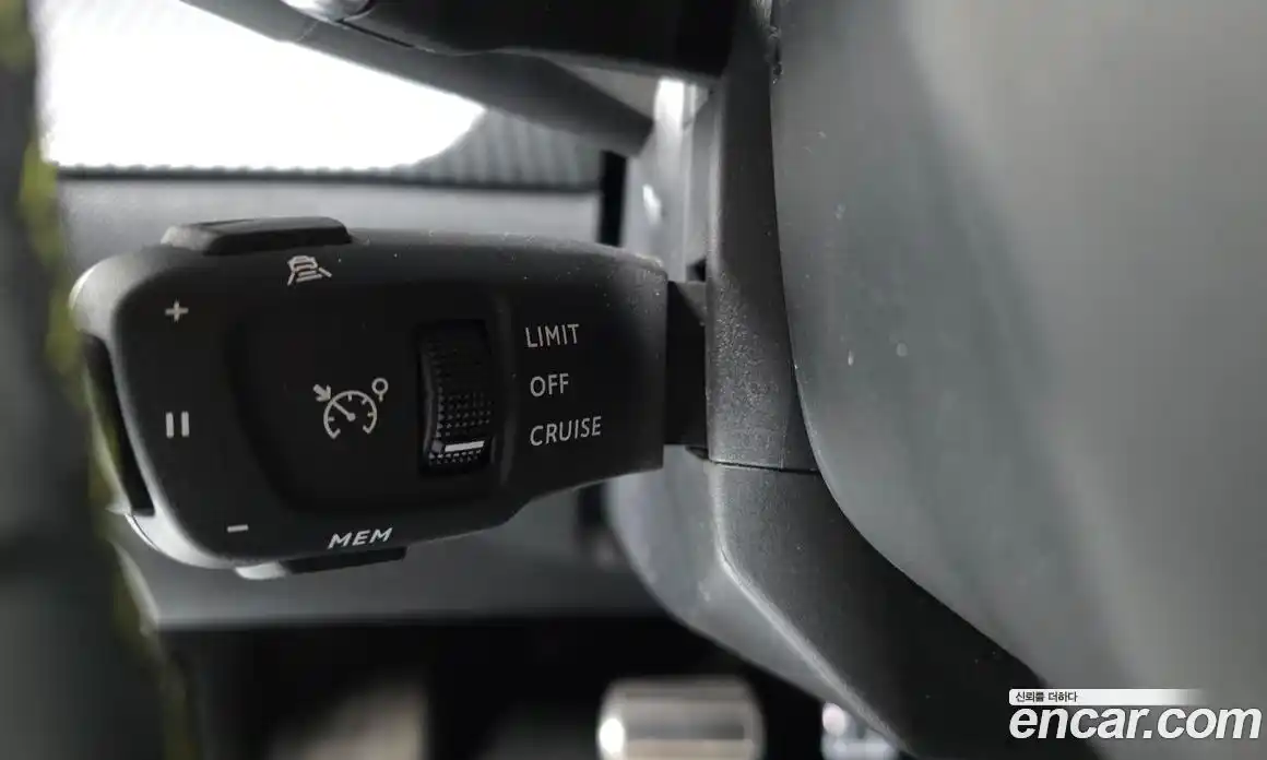 Peugeot 2008 2021 1.5 автомат (гидро), фото 24