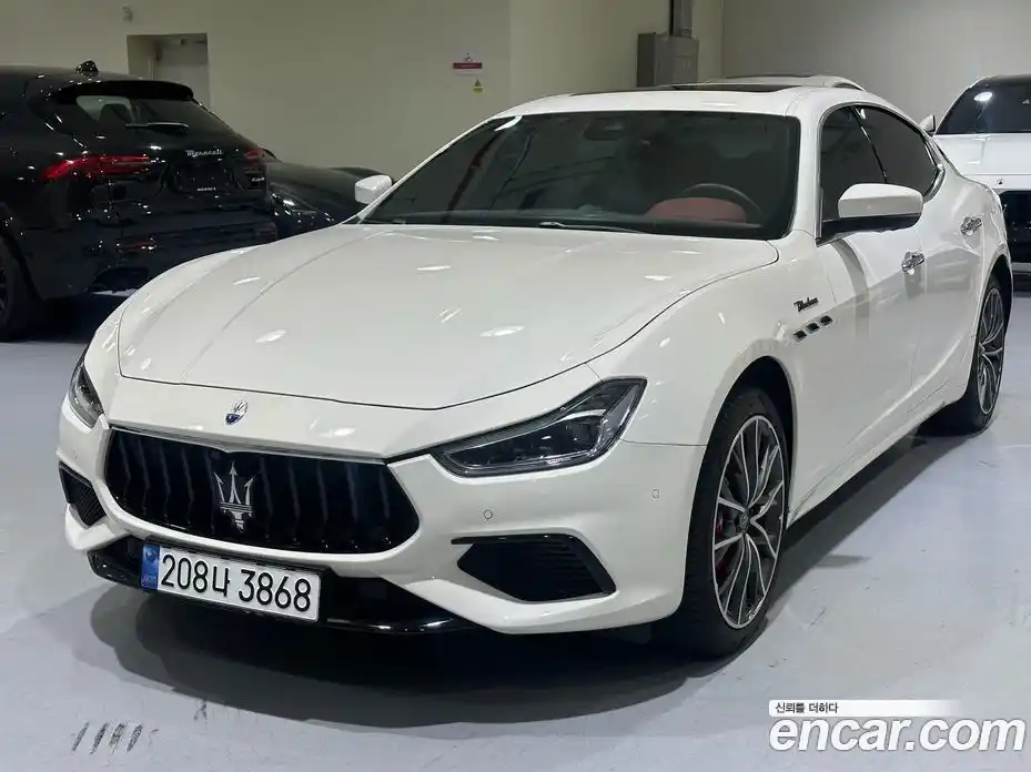 Maserati Ghibli 2023 3.0 гидро, фото 1