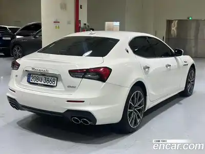 Maserati Ghibli 2023 3.0 гидро, миниатюра 2