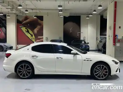 Maserati Ghibli 2023 3.0 гидро, миниатюра 3