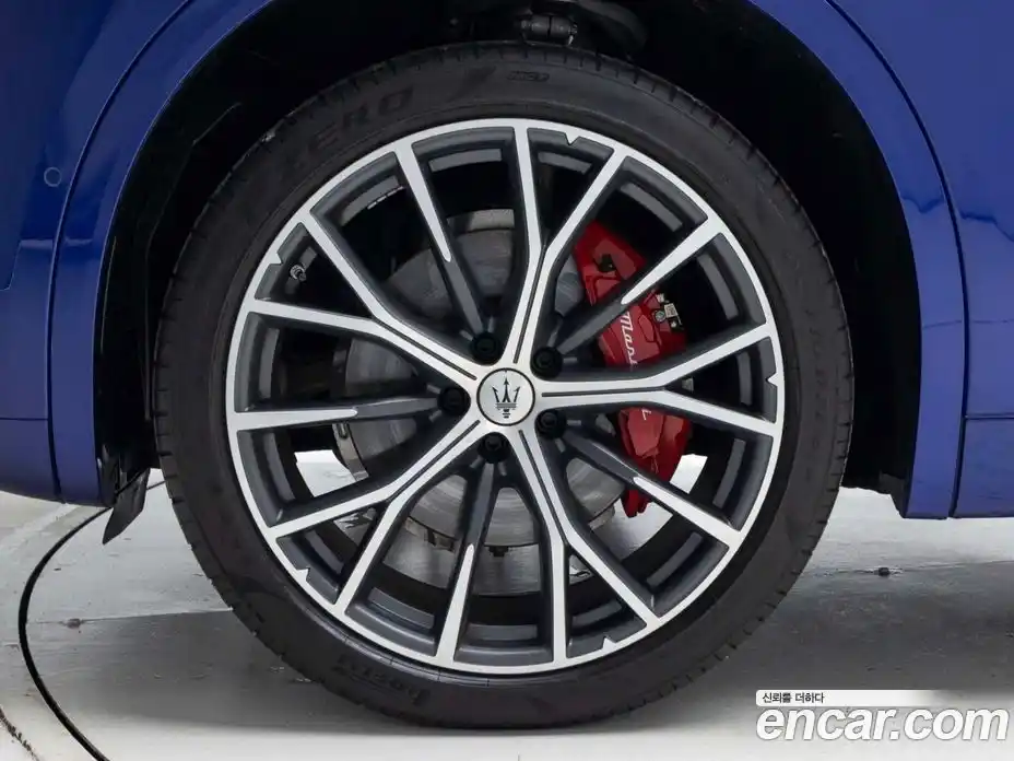 Maserati Grecale 2024 2.0 гидро, фото 5