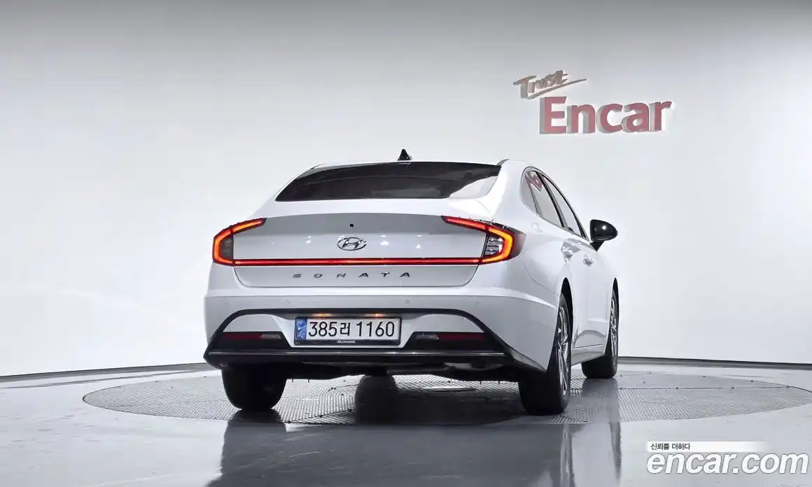 Hyundai Sonata 2021 2.0 автомат (гидро), фото 3