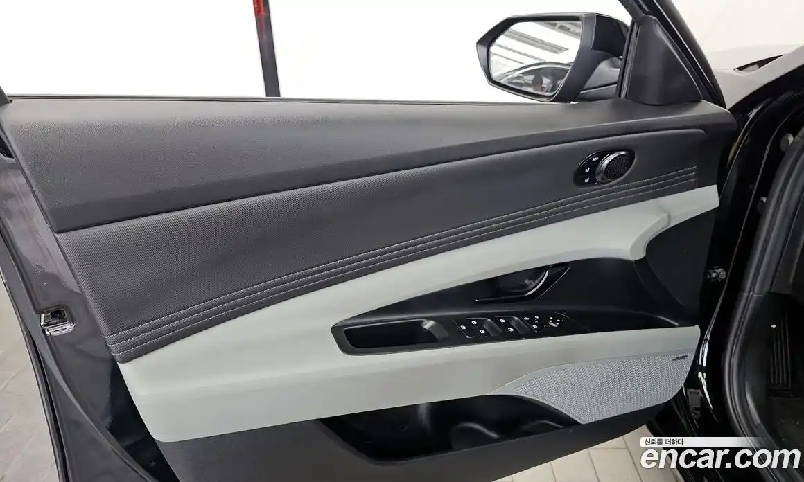 Hyundai Avante 2023 1.6 автомат (гидро), фото 13