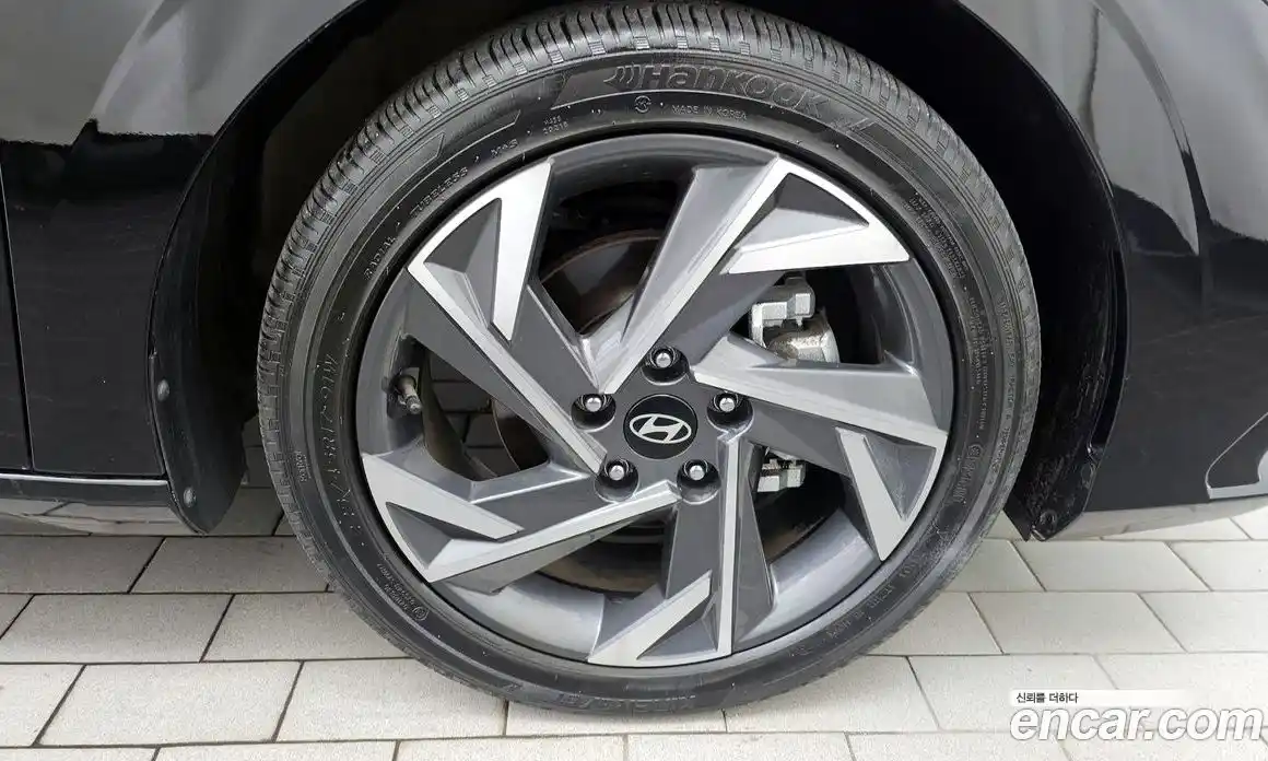Hyundai Avante 2023 1.6 автомат (гидро), фото 6