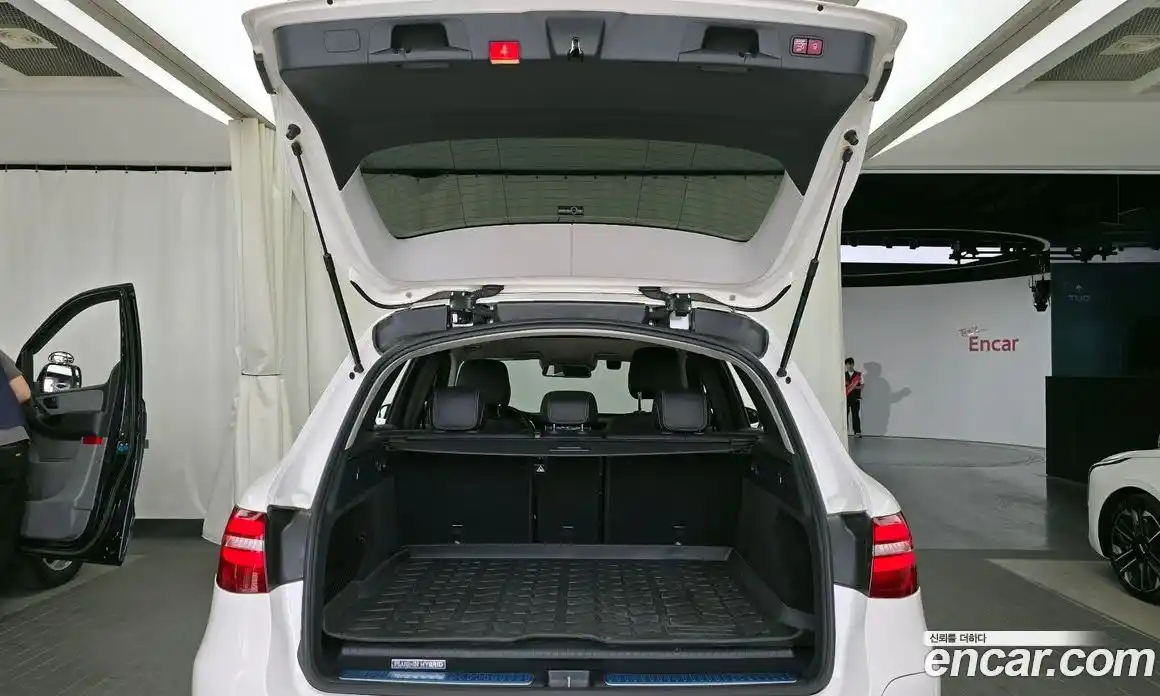 Mercedes-Benz GLC-Class 2018 2.0 гидро, фото 26 Mercedes-Benz GLC-Class 2018 2.0 гидро, фото 26