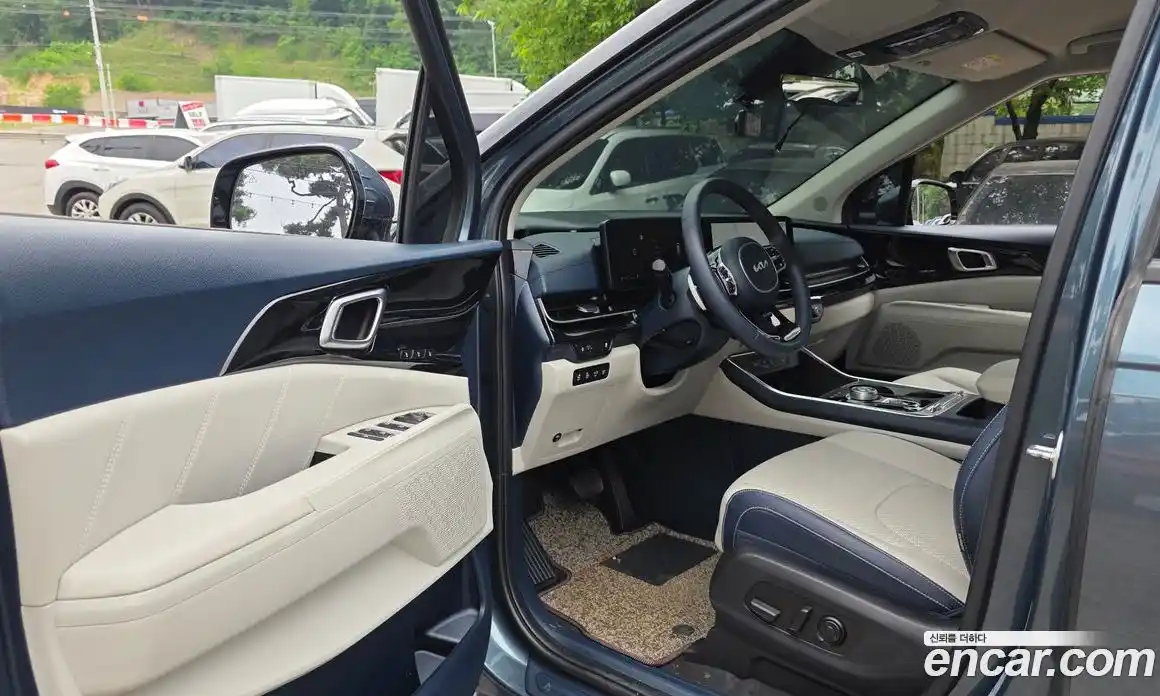 Kia Carnival 2024 1.6 автомат (гидро), фото 13