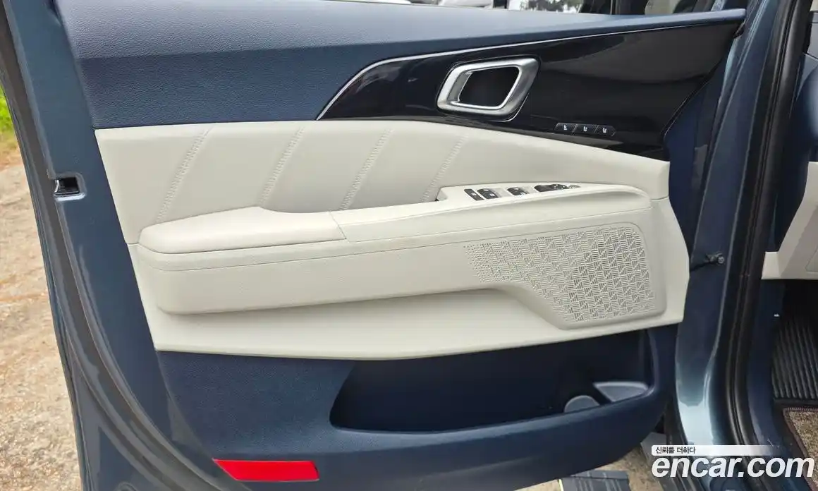 Kia Carnival 2024 1.6 автомат (гидро), фото 15