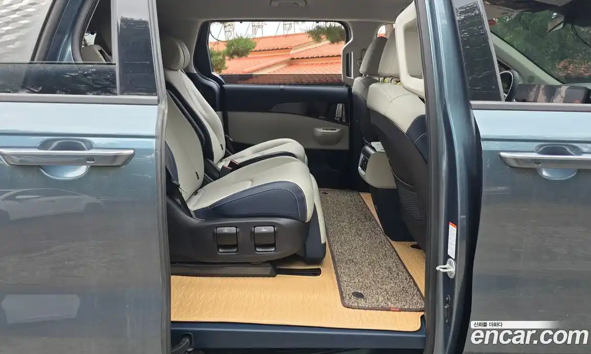 Kia Carnival 2024 1.6 автомат (гидро), фото 18