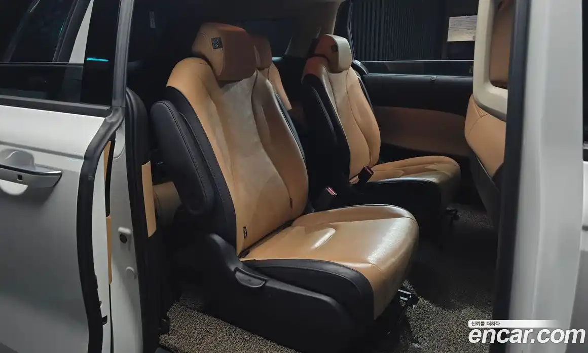 Kia Carnival 2023 2.2 автомат (гидро), фото 12