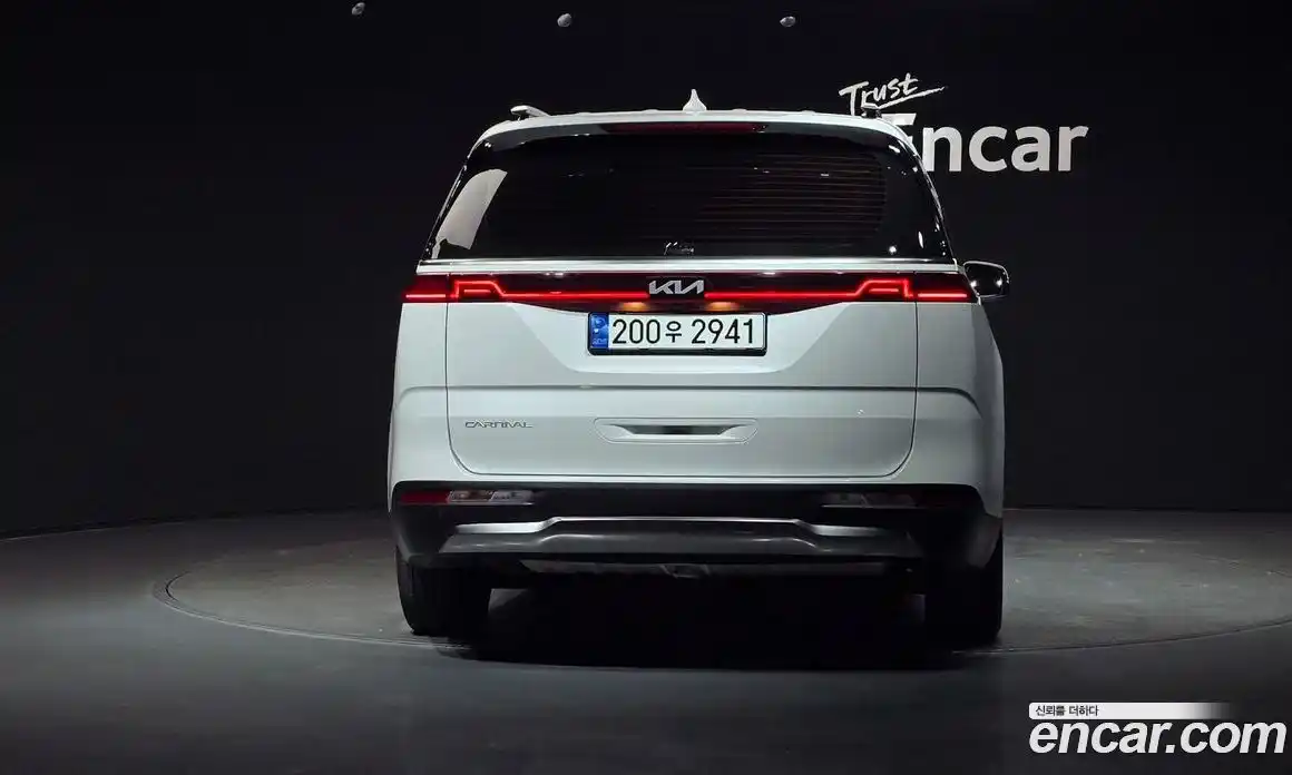 Kia Carnival 2023 2.2 автомат (гидро), фото 4