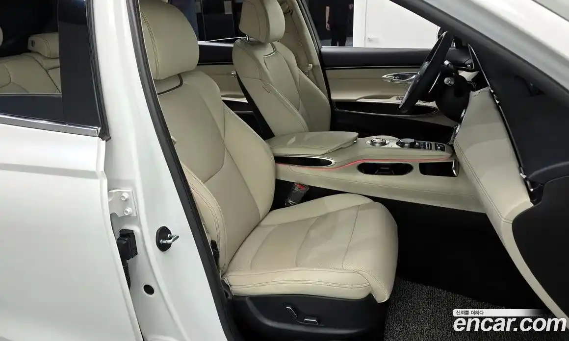 Genesis GV70 2021 2.5 автомат (гидро), фото 18