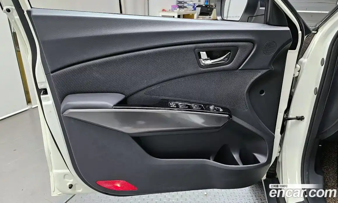 SsangYong TIBOLI 2019 1.5 автомат (гидро), фото 14