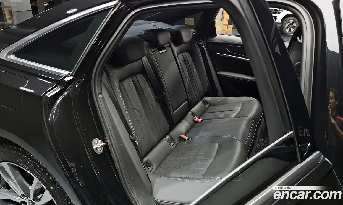 Audi A6 2021 3.0 автомат (гидро), фото 15