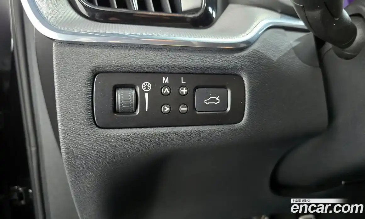 Volvo XC60 2022 2.0 автомат (гидро), фото 25